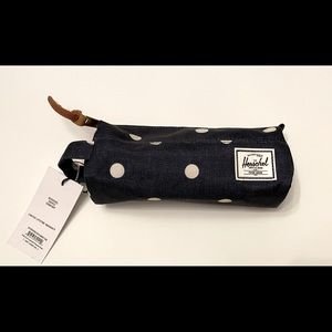 Herschel Settlement Case Polka Dot Navy